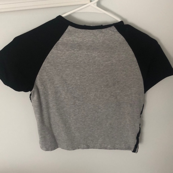 brandy melville tee - Picture 2 of 6